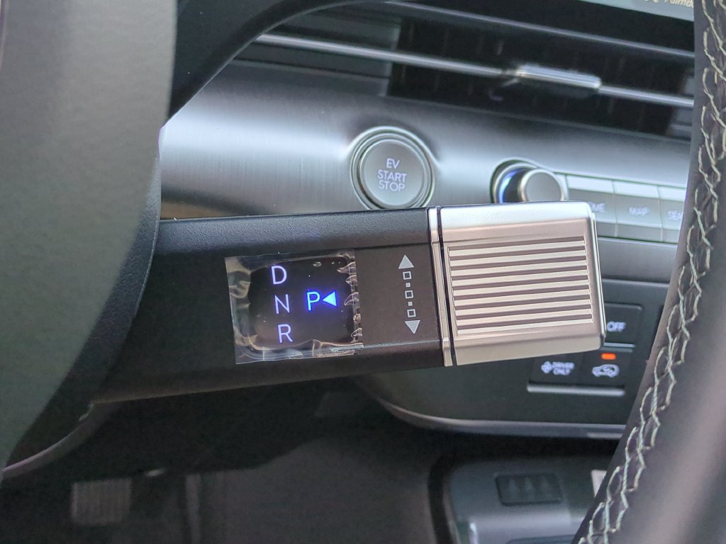 Used 2025 Hyundai Kona SEL FWD image 30