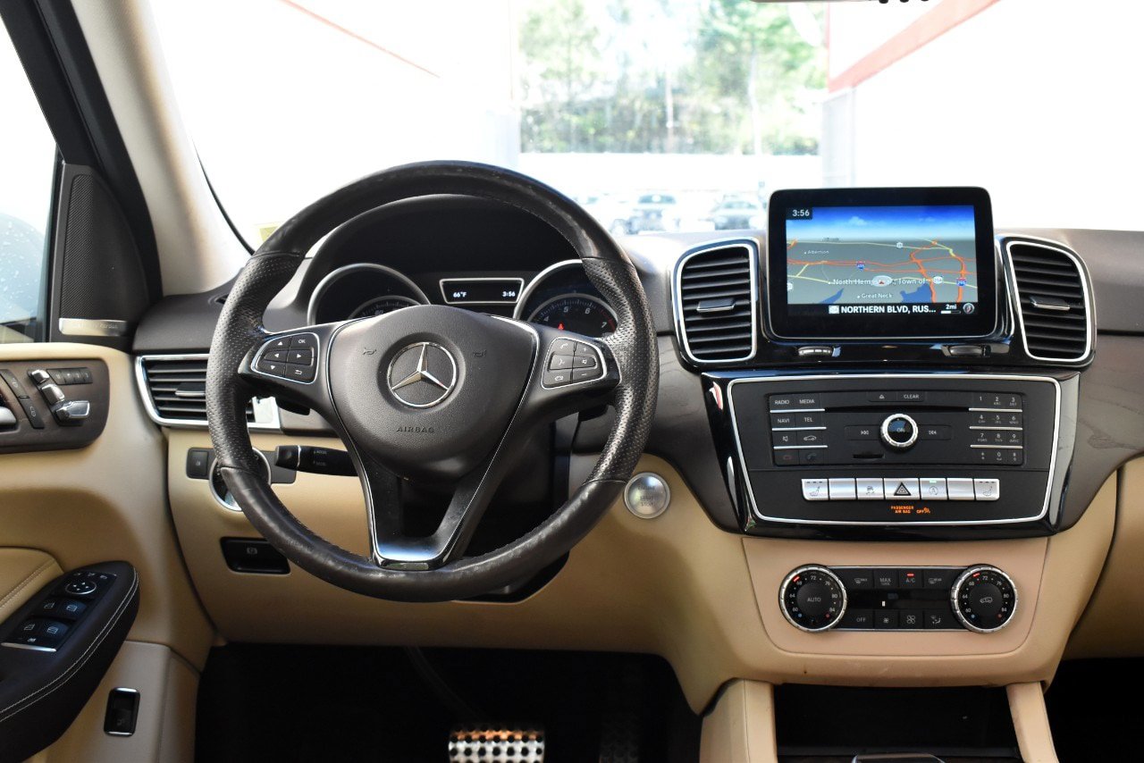 Used 2019 Mercedes-Benz GLE 400 4MATIC image 25