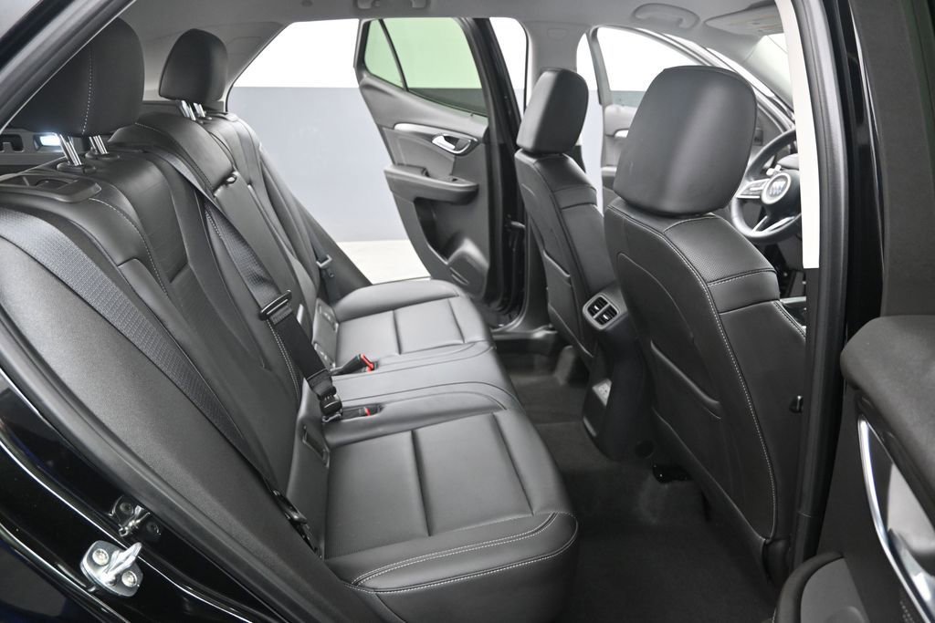 Used 2025 Buick Envision Preferred AWD/4WD image 27