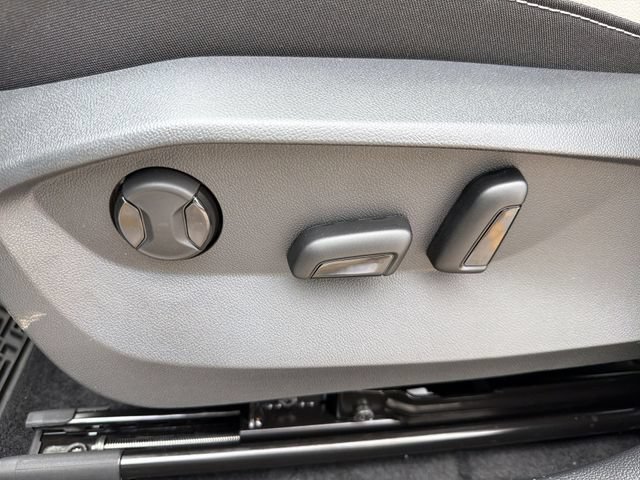 New 2026 Volkswagen Taos SE AWD/4WD image 13