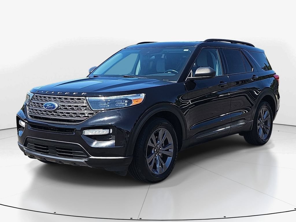 Used 2021 Ford Explorer XLT w/ Equipment Group 202A AWD/4WD image 11