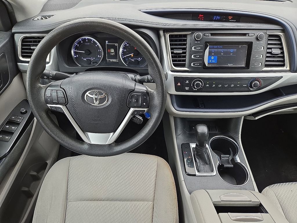 Used 2019 Toyota Highlander LE FWD image 16