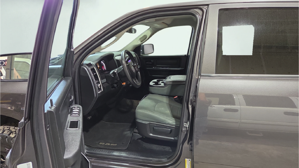 Used 2014 RAM 1500 ST AWD/4WD image 30