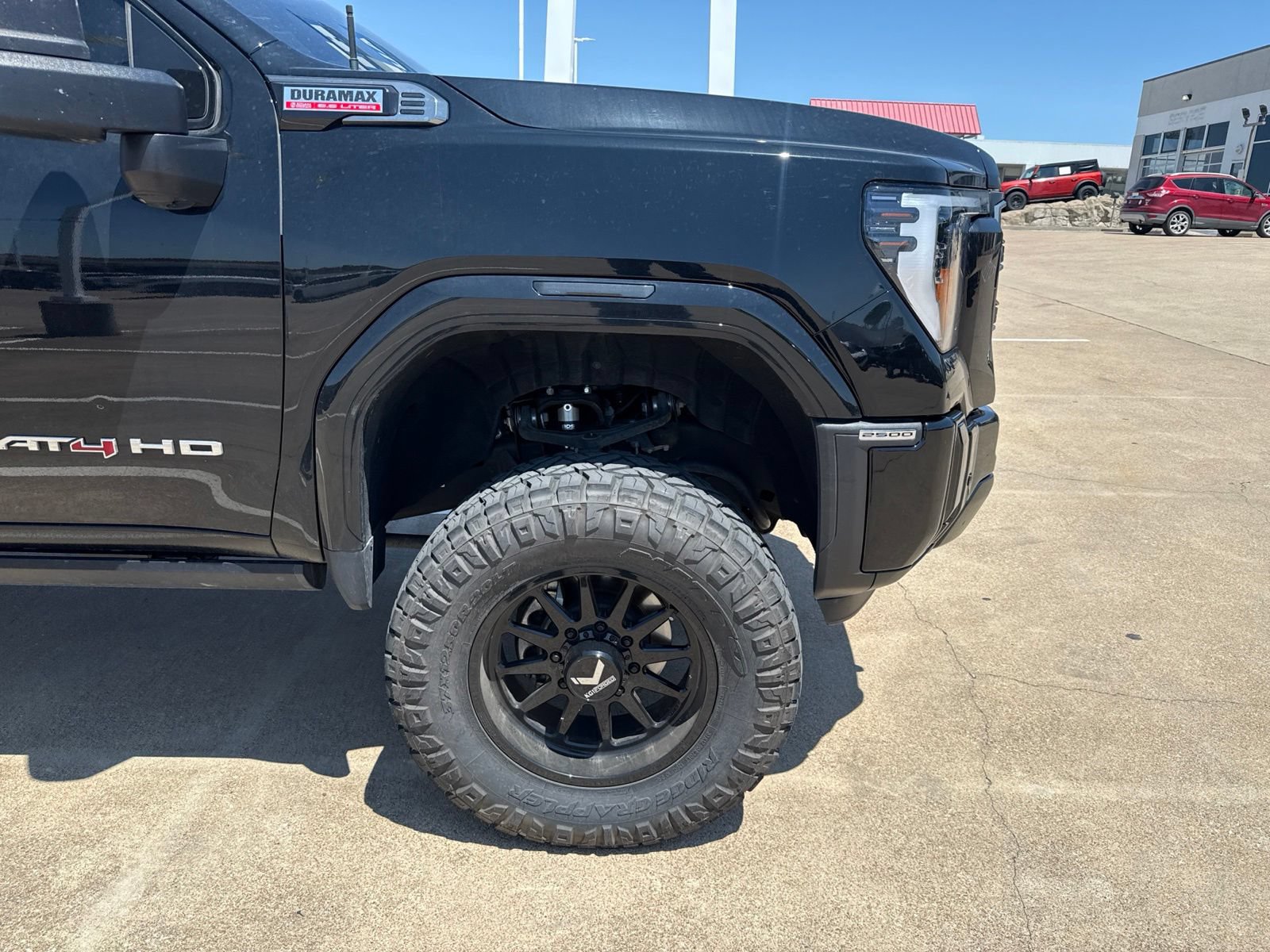 Used 2025 GMC Sierra 2500 AT4 w/ AT4 Premium Plus Package AWD/4WD image 4