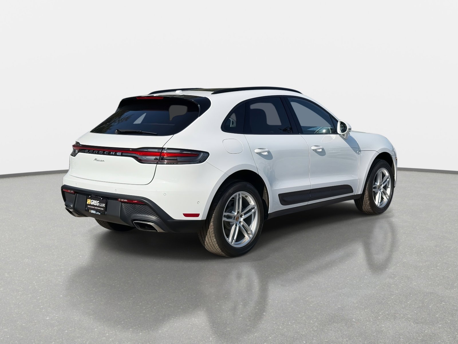 Used 2022 Porsche Macan image 3