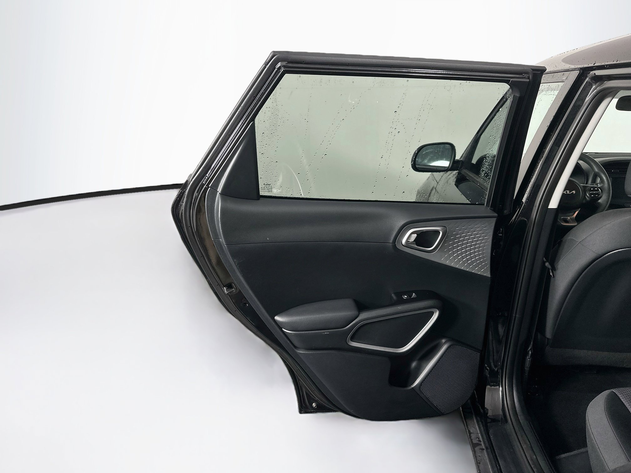 Used 2025 Kia Soul LX w/ LX Technology Package FWD image 25