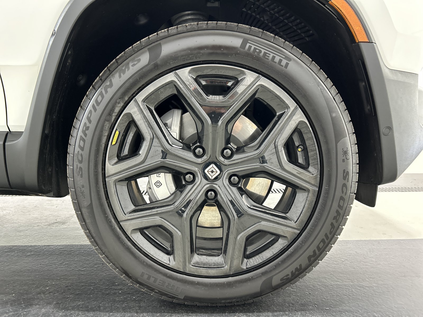 Used 2023 Rivian R1S Adventure AWD/4WD image 11