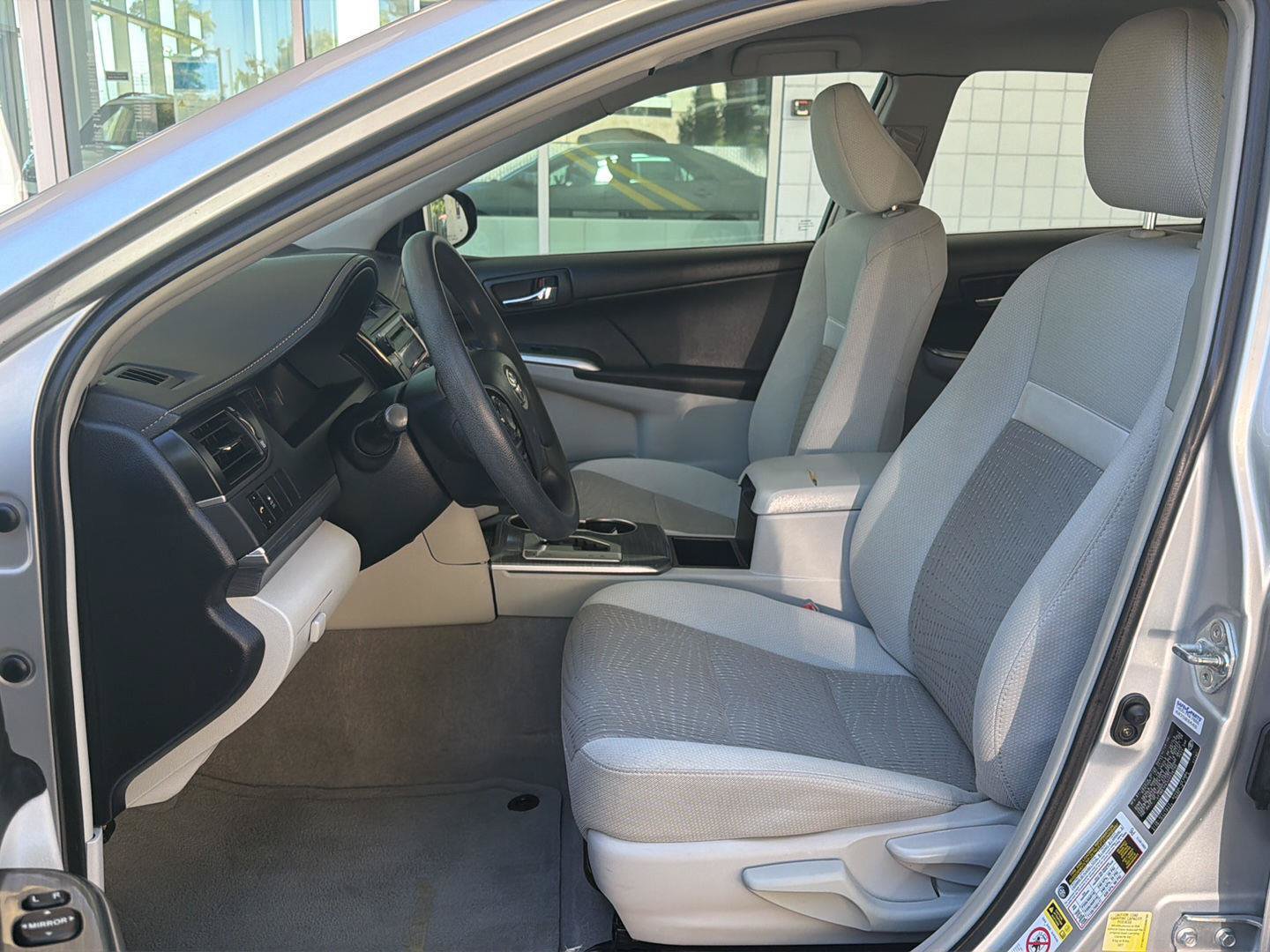 Used 2012 Toyota Camry LE FWD image 10