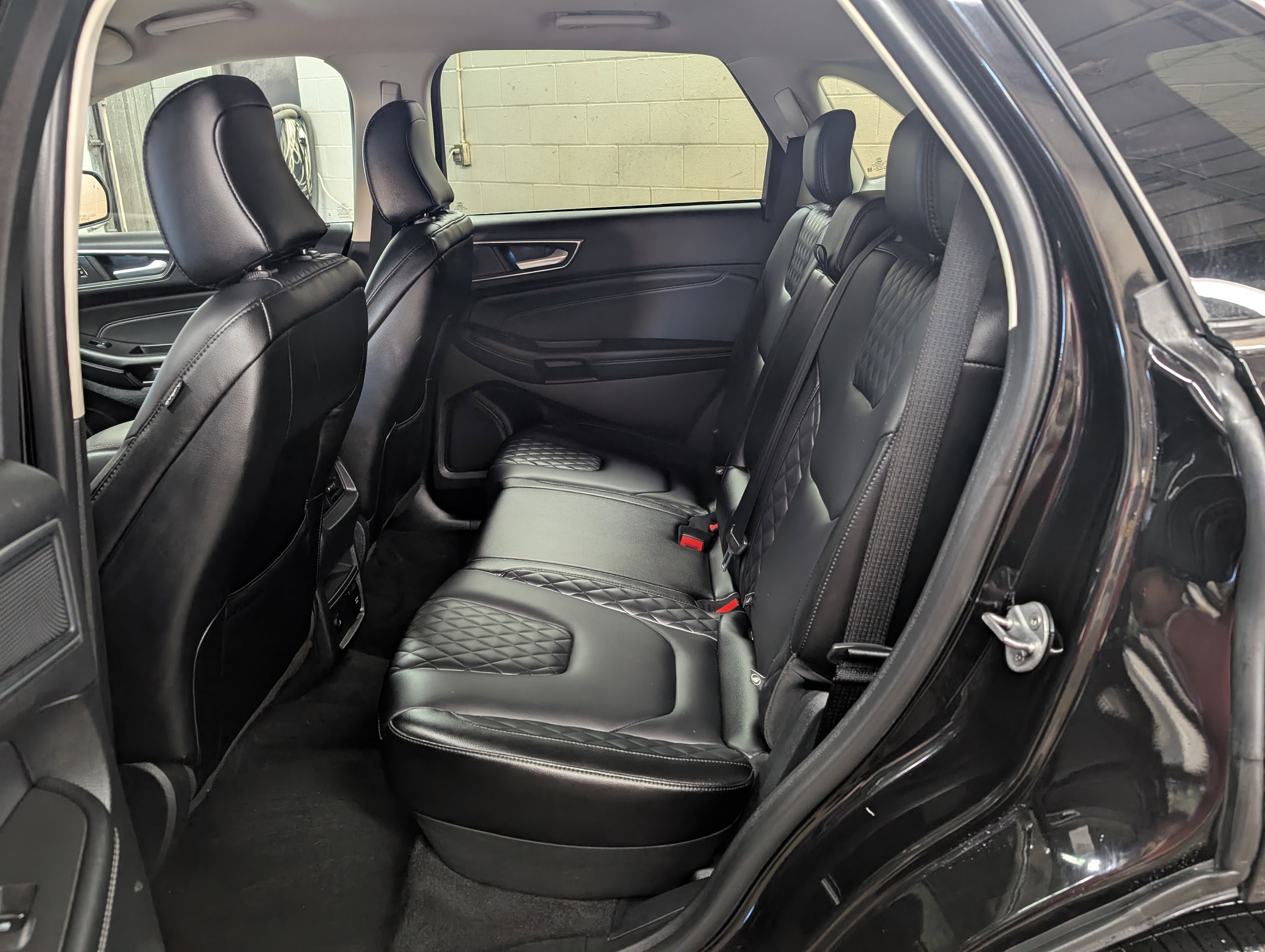 Used 2024 Ford Edge Titanium AWD/4WD image 7