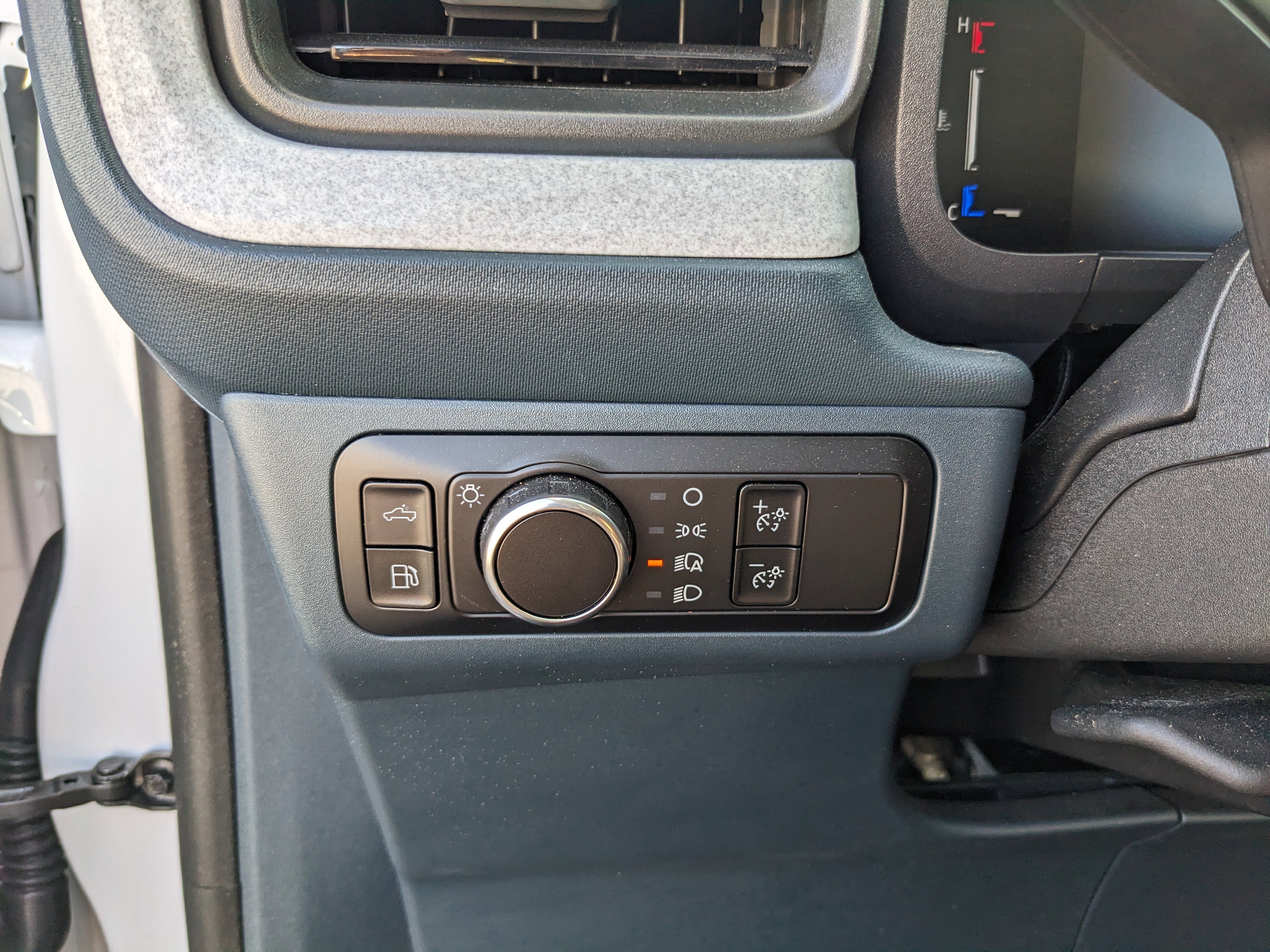 Certified 2025 Ford Maverick XLT w/ XLT Luxury Package image 23