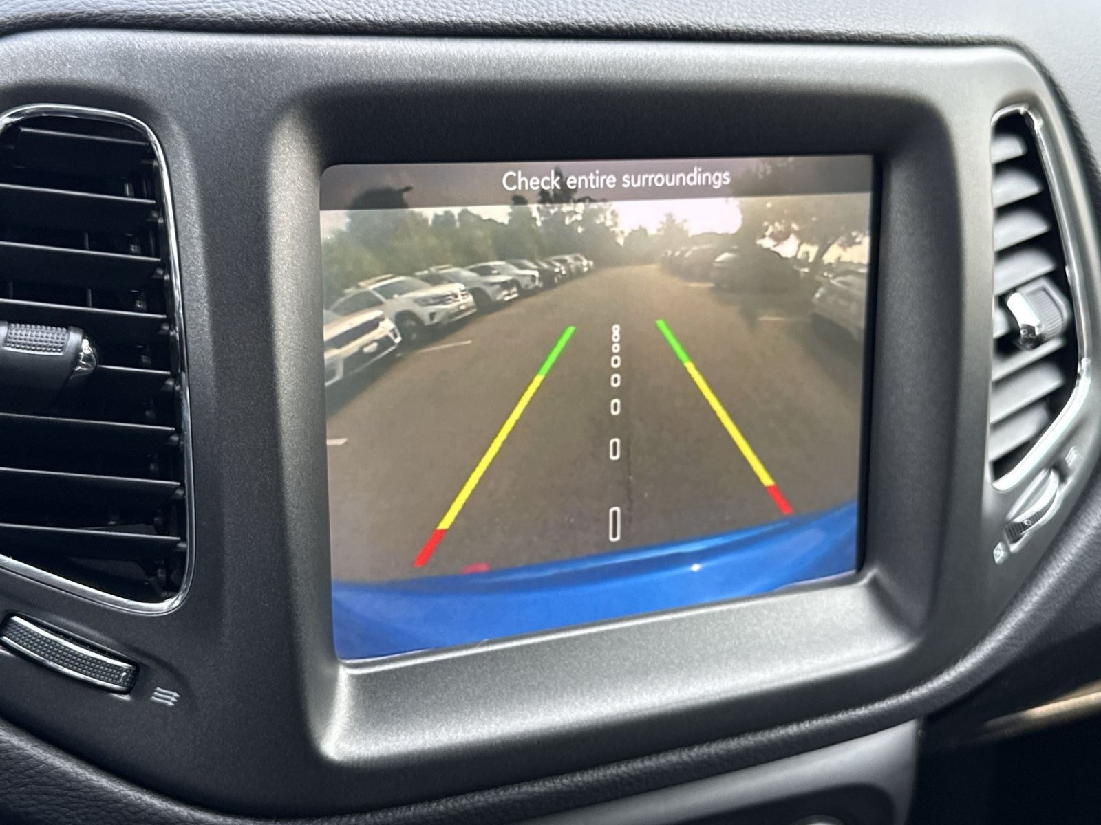 Used 2018 Jeep Compass Trailhawk w/ Safe & Security Group AWD/4WD image 17