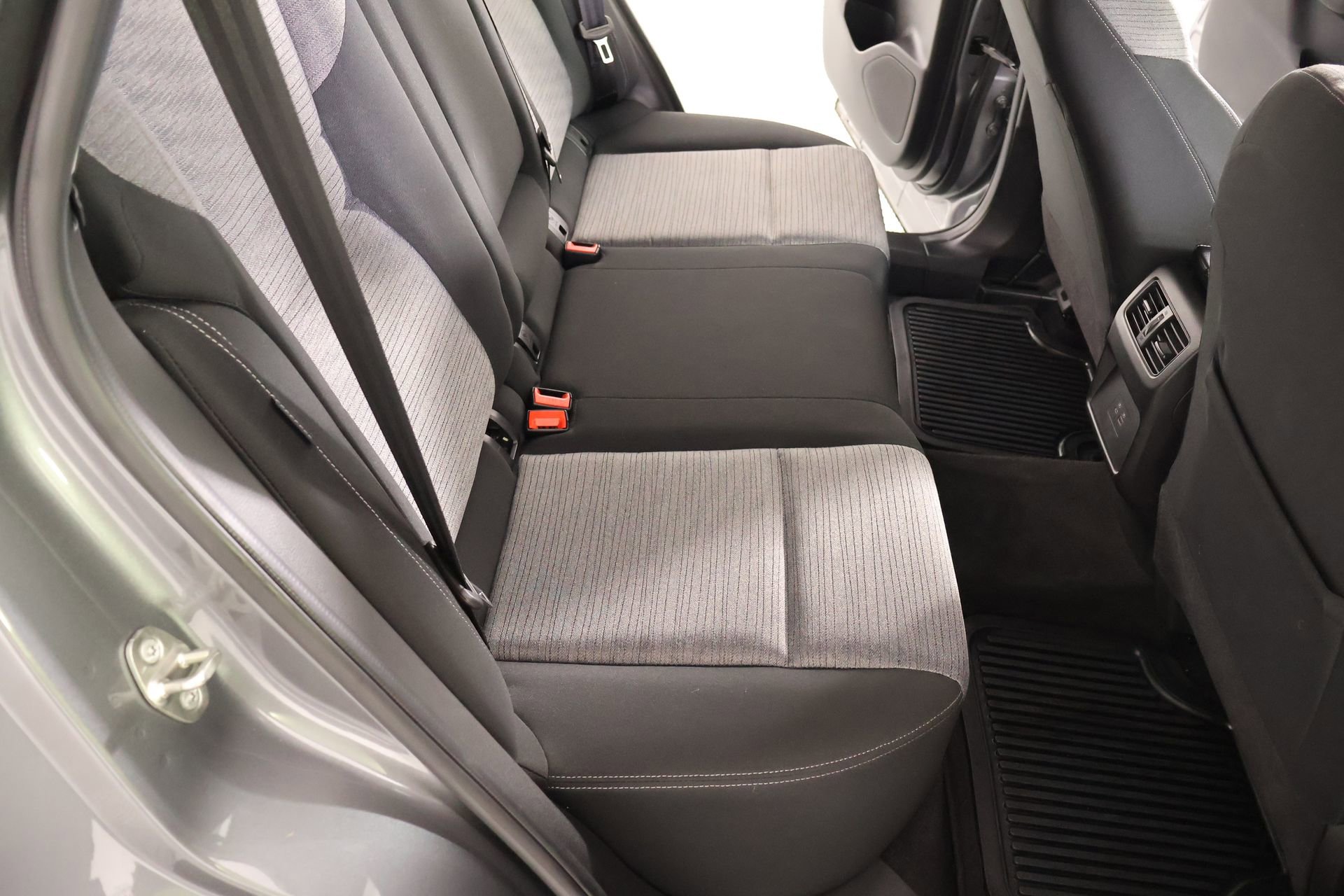 Used 2023 Nissan Rogue SV image 13