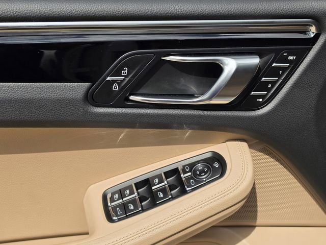 Used 2026 Porsche Macan Turbo AWD/4WD image 15