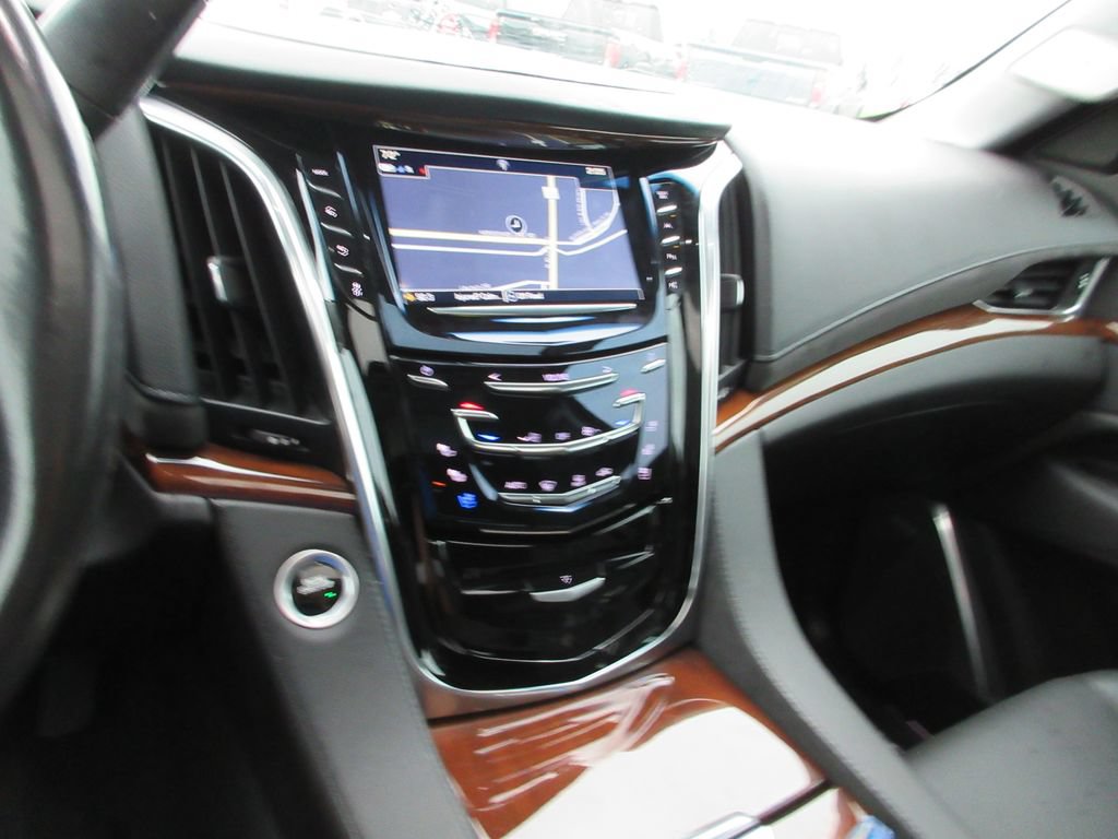 Certified 2019 Cadillac Escalade Premium Luxury AWD/4WD image 38