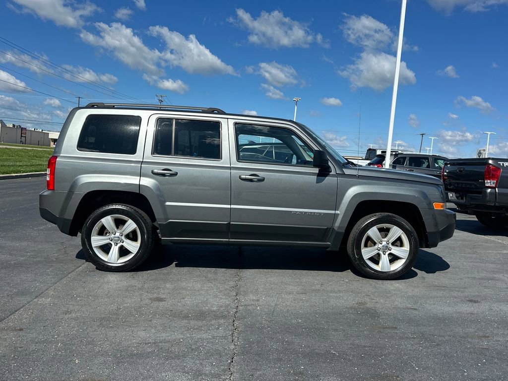 Used 2012 Jeep Patriot Latitude w/ Sun/Sound Group AWD/4WD image 4