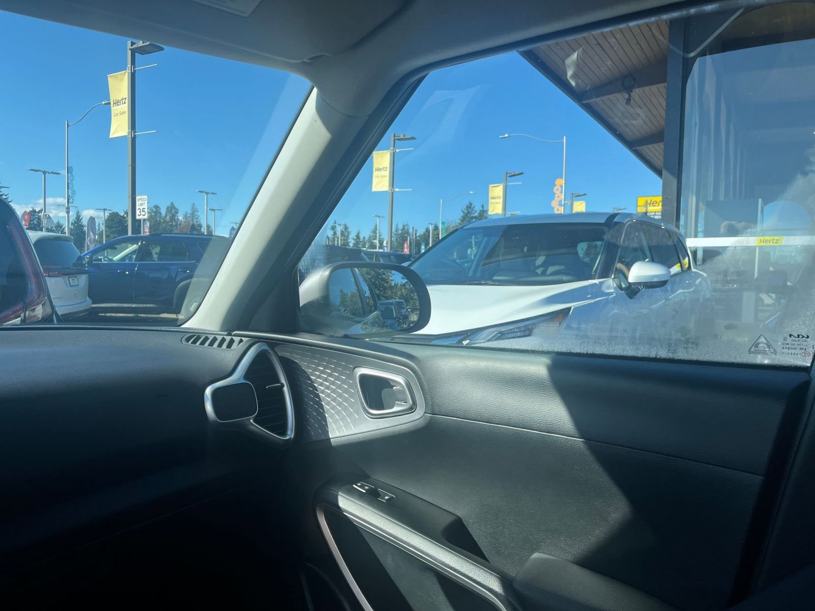 Used 2025 Kia Soul LX w/ LX Technology Package image 35