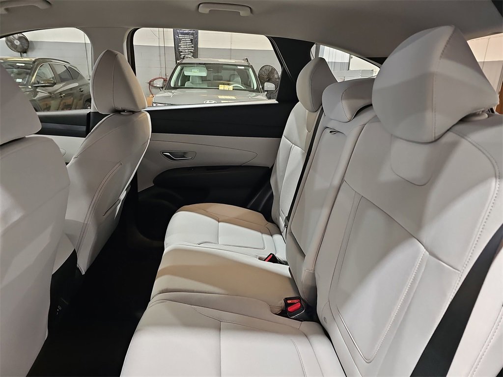 New 2026 Hyundai Tucson SE image 13