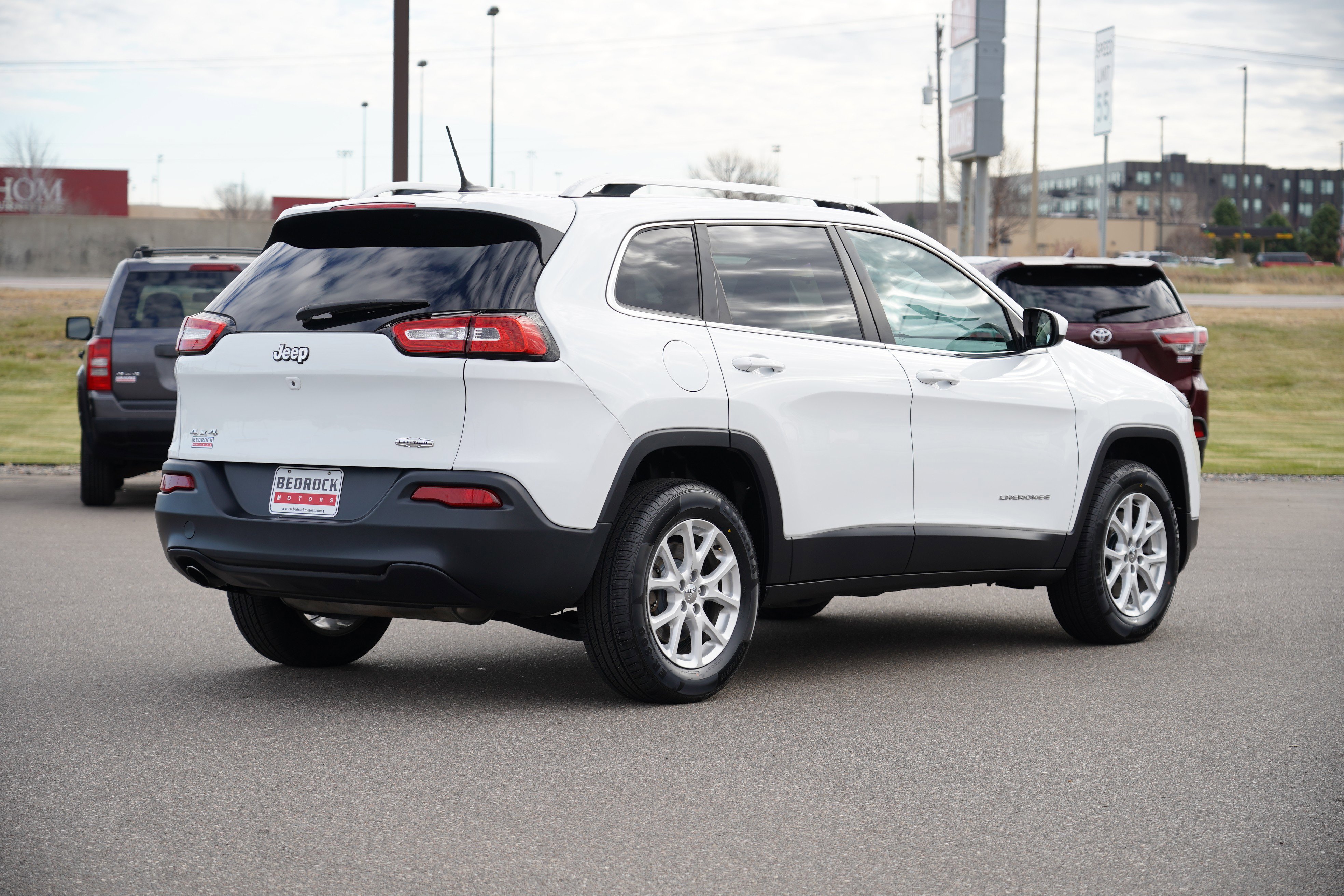 Used 2015 Jeep Cherokee Latitude image 3