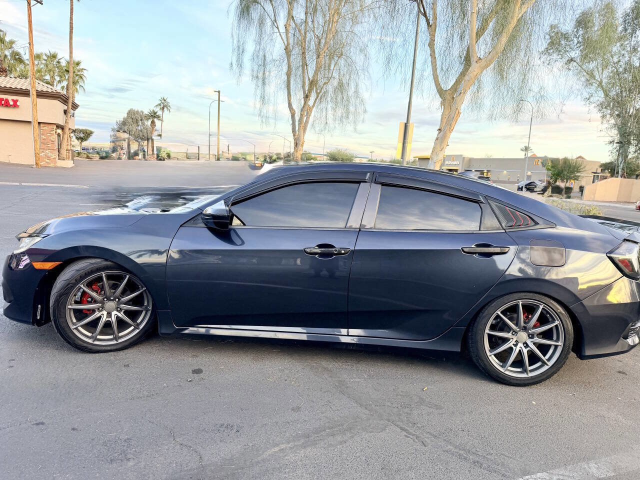 Used 2017 Honda Civic EX-T image 4
