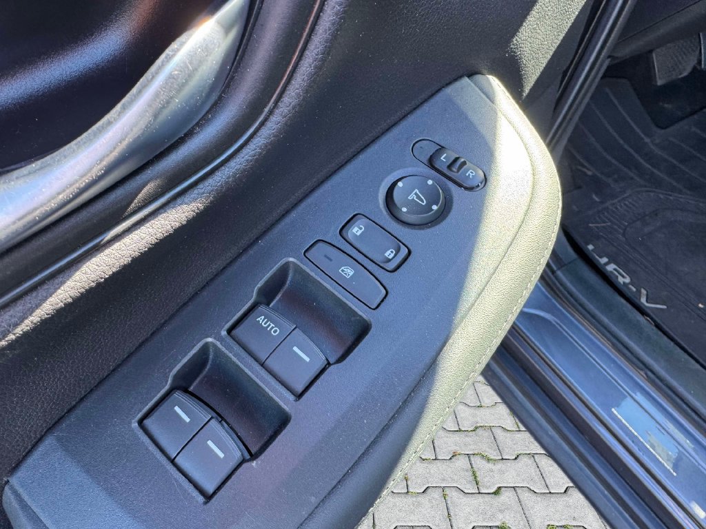 Used 2024 Honda HR-V LX image 18