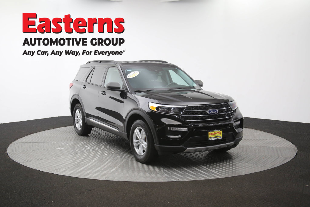 Used 2023 Ford Explorer XLT w/ Equipment Group 202A AWD/4WD image 52