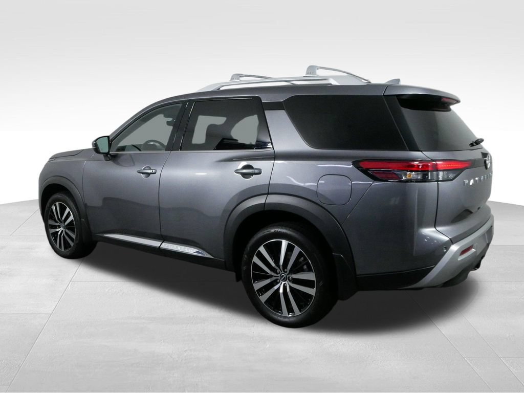 Used 2025 Nissan Pathfinder Platinum w/ Cargo Package AWD/4WD image 8