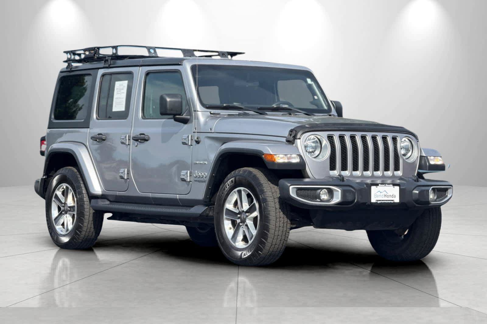 Used 2018 Jeep Wrangler Unlimited Sahara AWD/4WD image 9