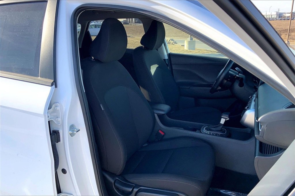 Used 2025 Hyundai Kona SEL image 21