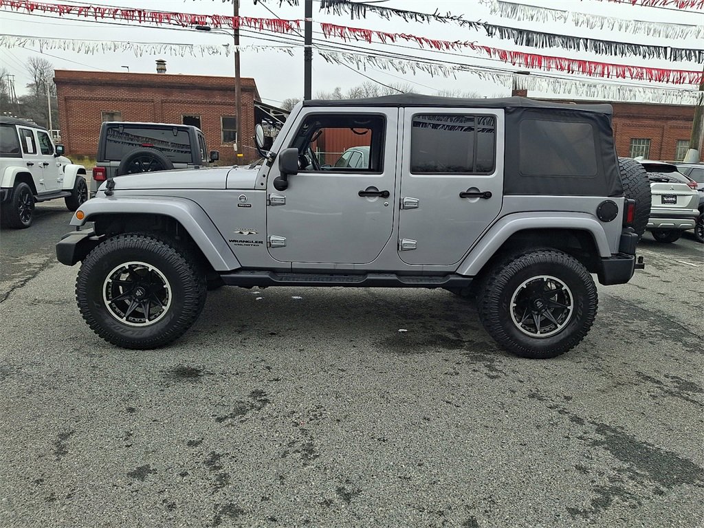 Used 2017 Jeep Wrangler Unlimited Sahara w/ Connectivity Group image 9