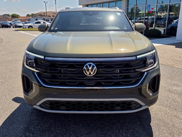 New 2026 Volkswagen Atlas Cross Sport SE FWD image 2