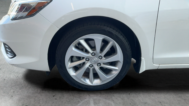 Used 2017 Acura ILX FWD image 25