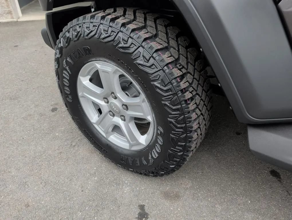 Used 2022 Jeep Wrangler Unlimited Sport AWD/4WD image 24
