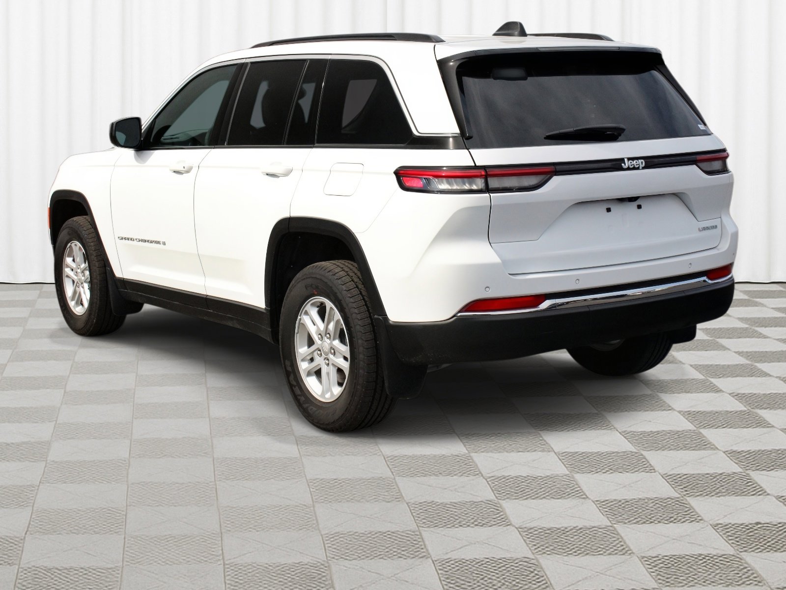 New 2025 Jeep Grand Cherokee Laredo w/ MOPAR Finishing Package image 30