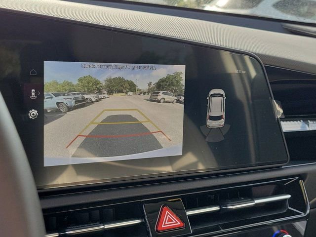 Used 2025 Kia Niro EX FWD image 26