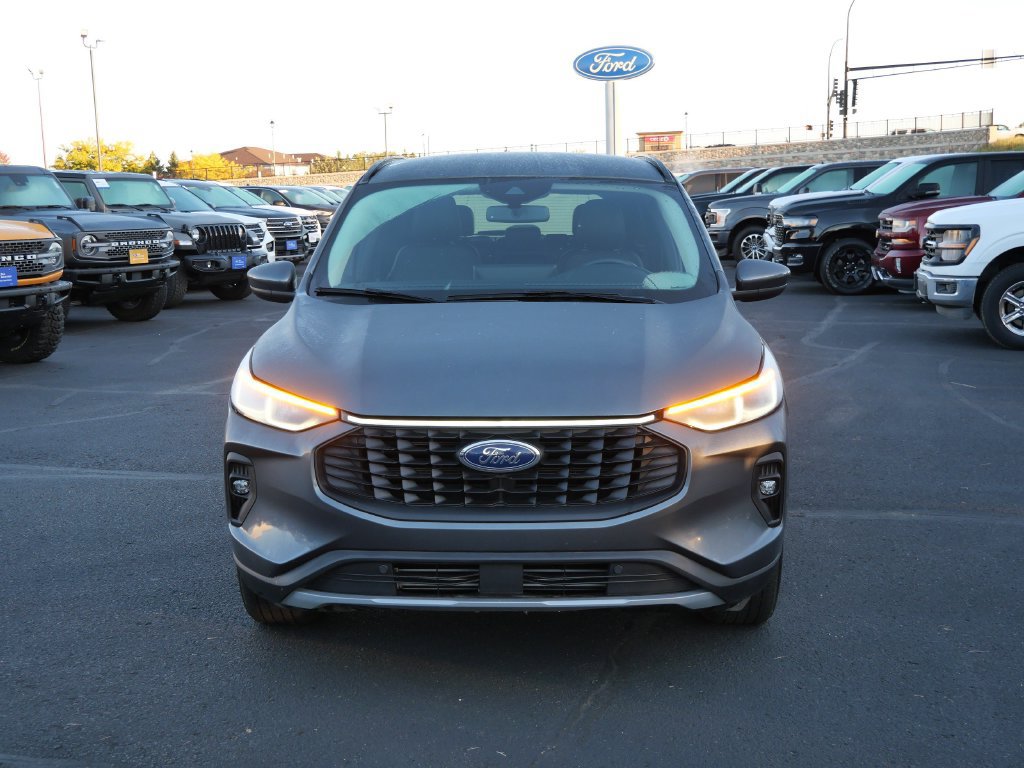 Certified 2025 Ford Escape Platinum AWD/4WD image 3