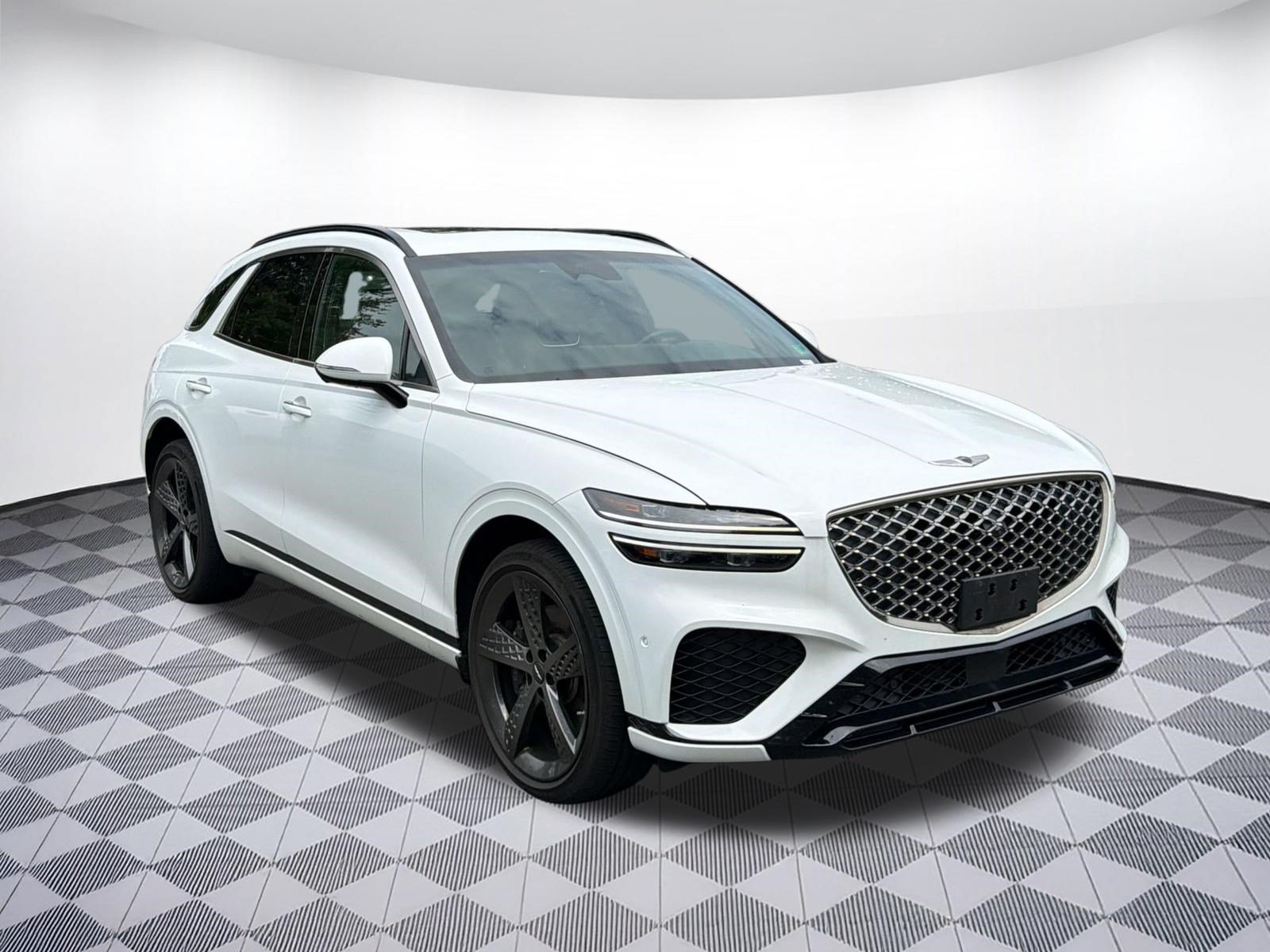 Used 2024 Genesis GV70 2.5T w/ Sport Prestige Package AWD/4WD image 3