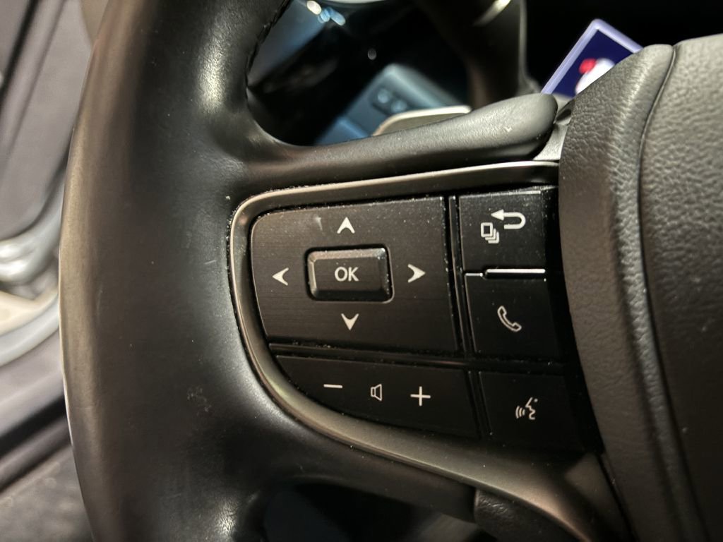 Used 2022 Lexus ES 300h w/ Premium Package FWD image 59