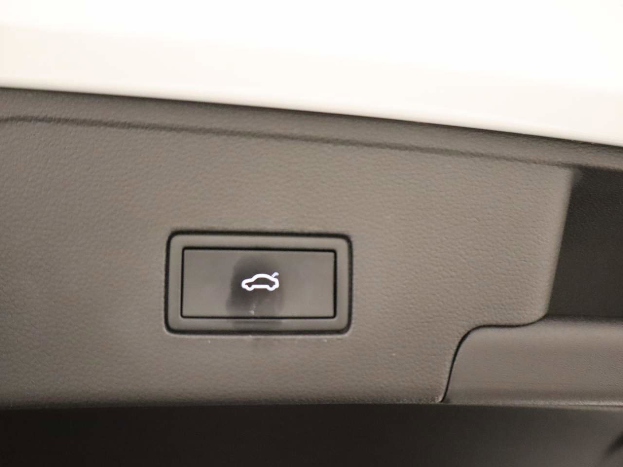 Used 2023 Volkswagen Atlas Cross Sport SE image 18