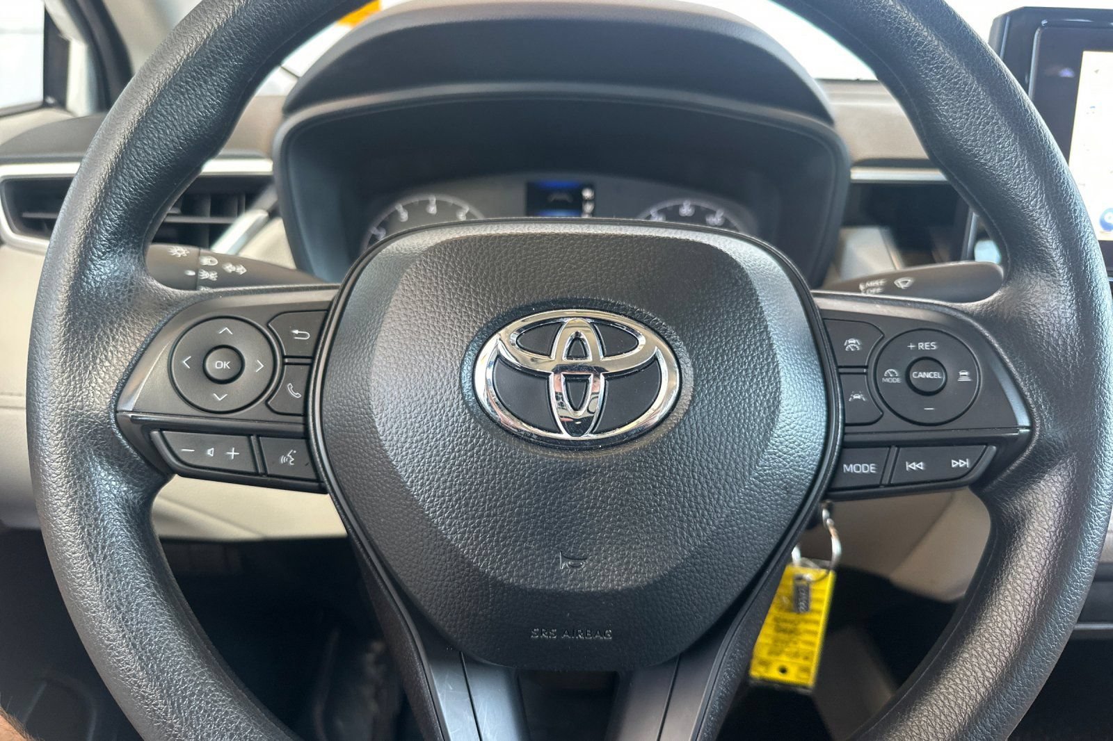 Used 2025 Toyota Corolla Cross L FWD image 25