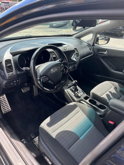 Used 2017 Kia Forte S w/ S Premium Package image 3