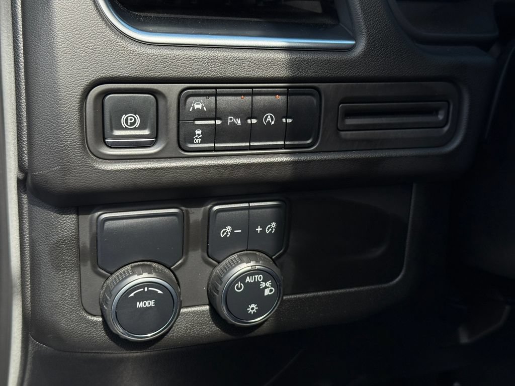 Used 2024 Chevrolet Tahoe LT RWD image 25