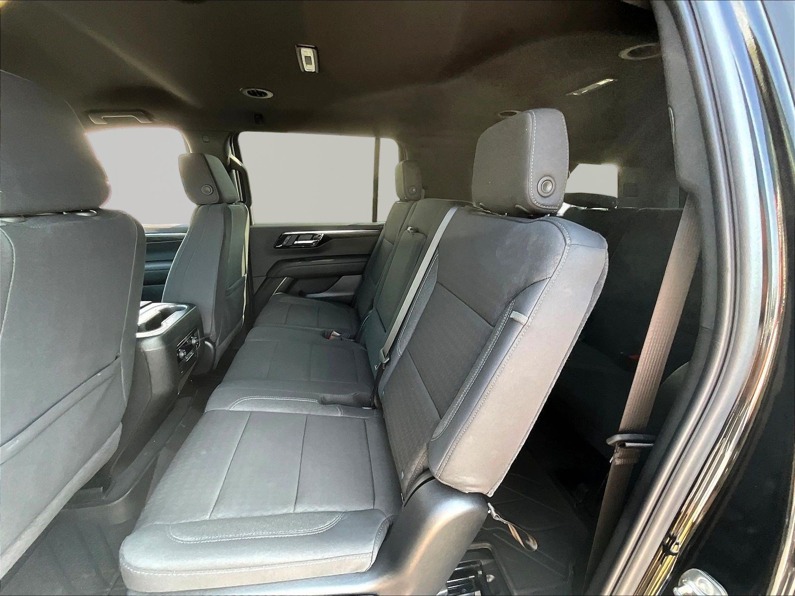 New 2026 Chevrolet Suburban LS w/ LPO, Dark Essentials Package AWD/4WD image 18