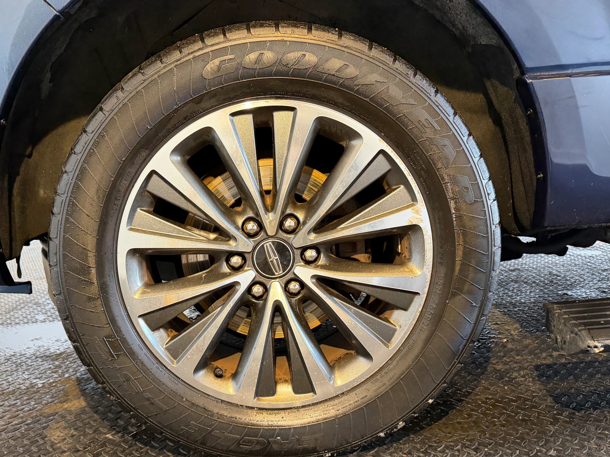 Used 2017 Lincoln Navigator L Select image 9