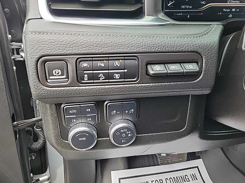 Used 2024 GMC Yukon Denali AWD/4WD image 13