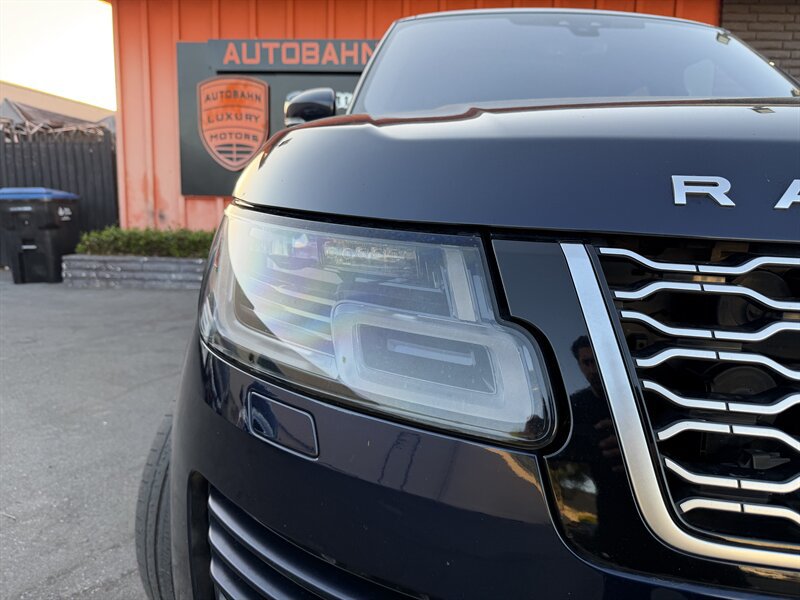 Used 2020 Land Rover Range Rover HSE AWD/4WD image 3