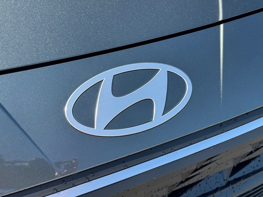 Used 2026 Hyundai Elantra SE FWD image 6