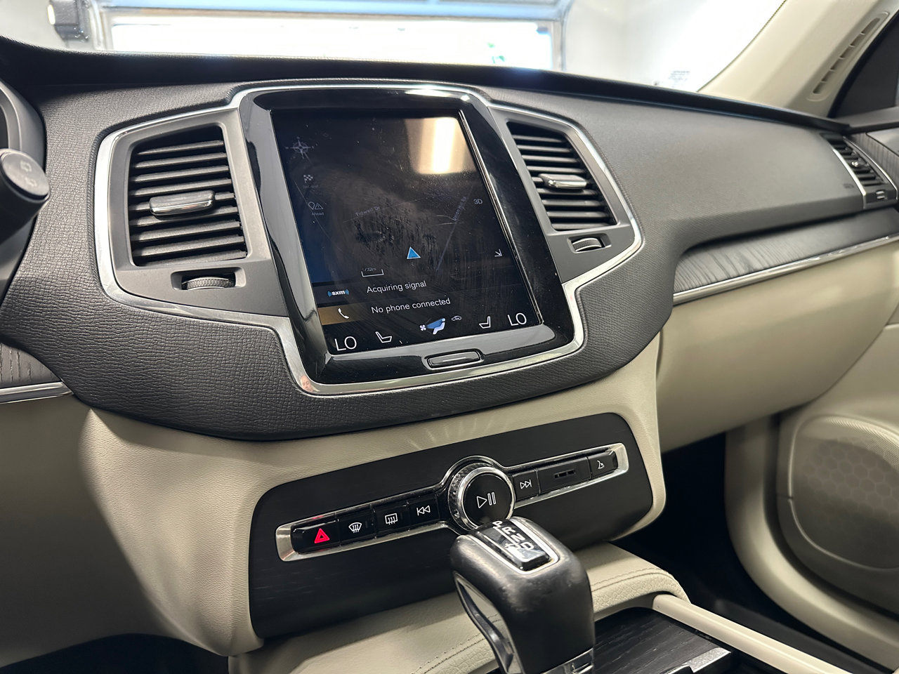 Used 2020 Volvo XC90 T5 Momentum image 45