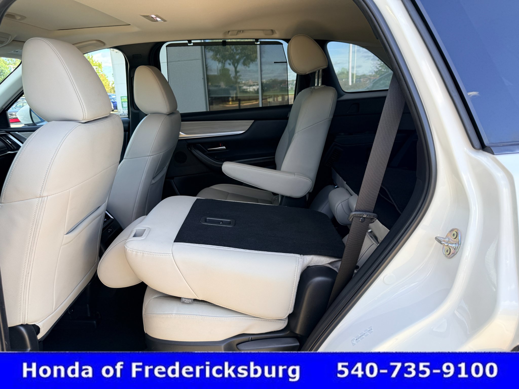 Used 2024 MAZDA CX-90 Plug-In Hybrid w/ Preferred AWD/4WD image 19