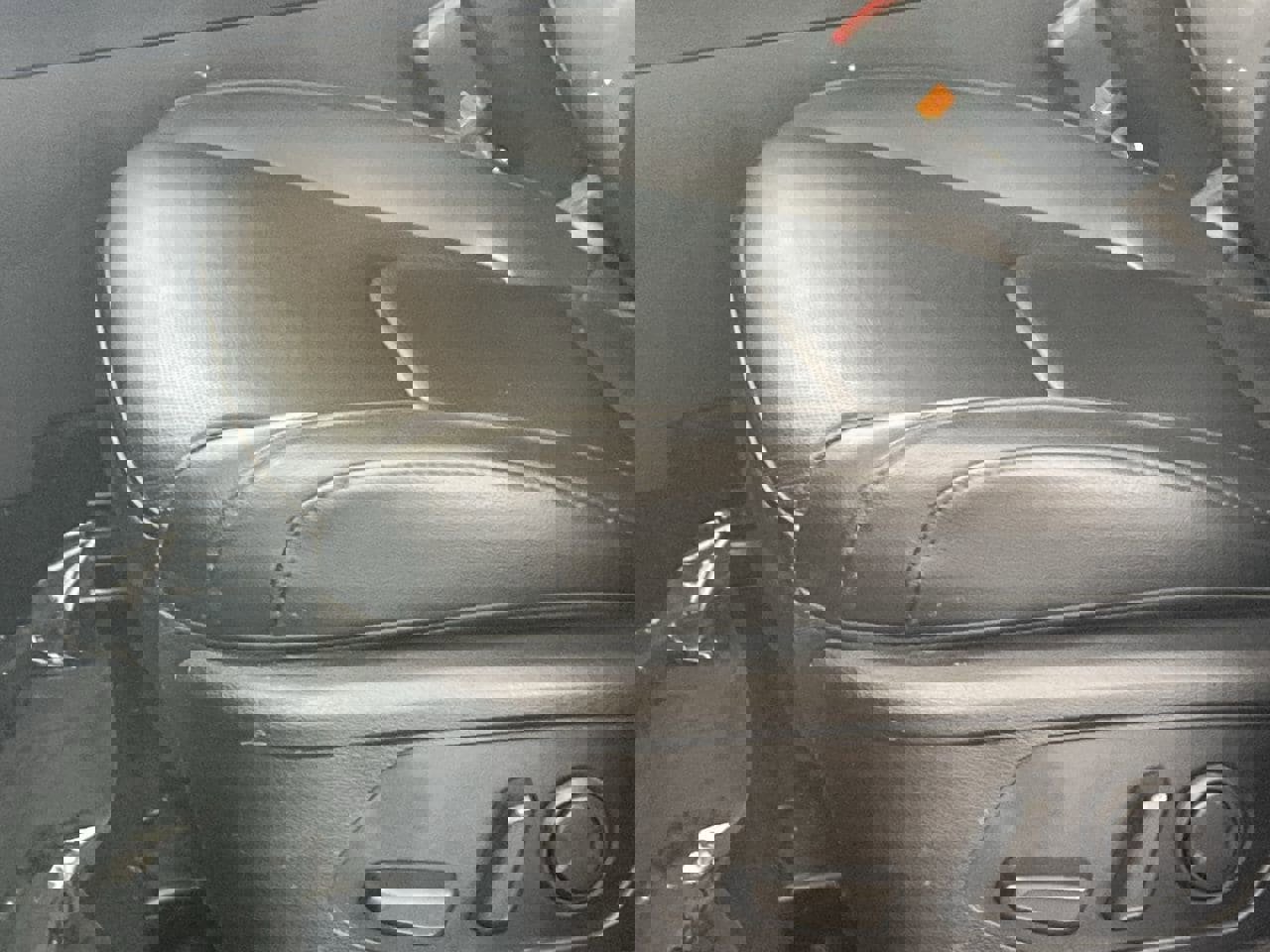 Used 2025 Kia Sportage EX image 19