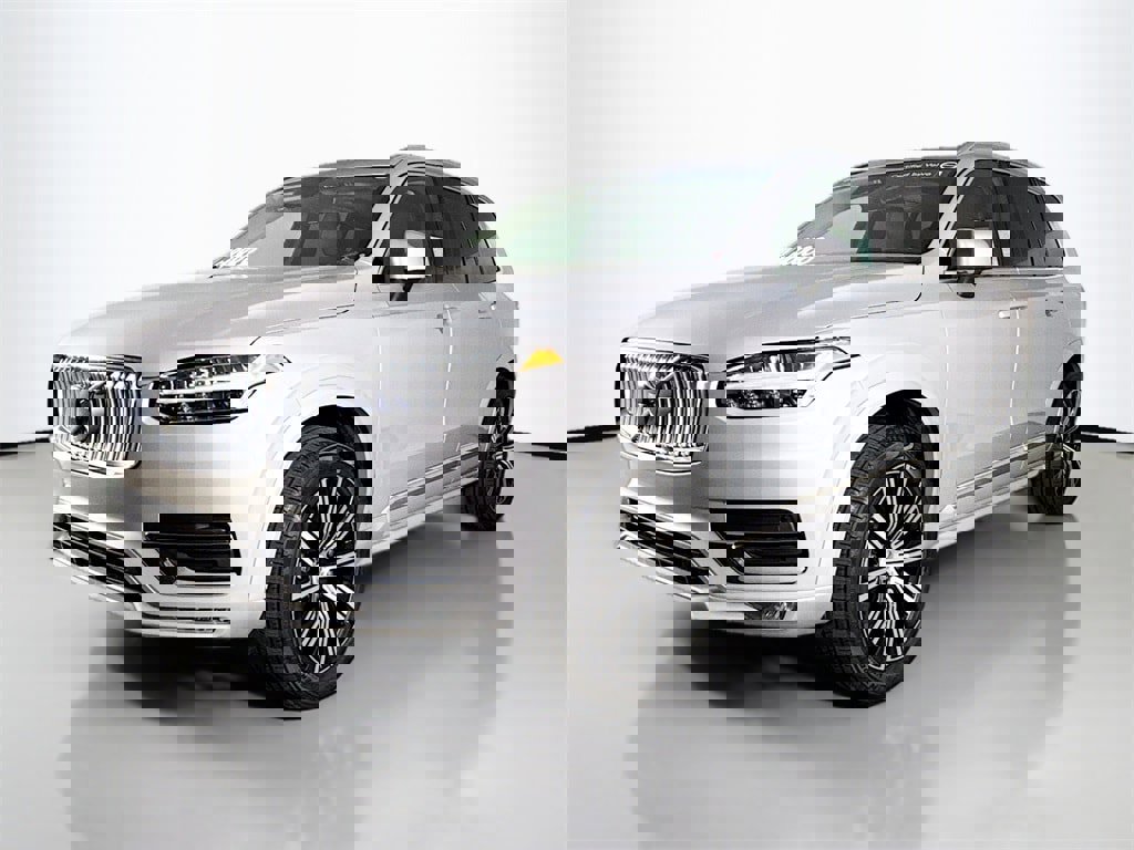 Certified 2025 Volvo XC90 B5 Core image 3